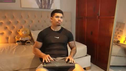 janomar01 online show from 01/17/26, 08:23