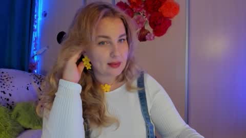 Snapshot of jansylines chatting on 09/13/25, 07:35 JansyLines online show from 09/13/25, 07:35