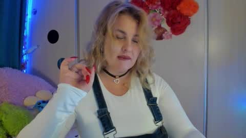 Snapshot of jansylines chatting on 09/15/25, 06:52 JansyLines online show from 09/15/25, 06:52