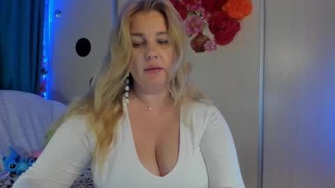 Snapshot of jansylines chatting on 09/25/25, 06:39 JansyLines online show from 09/25/25, 06:39