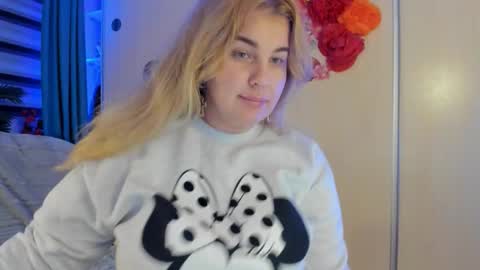 Snapshot of jansylines chatting on 10/28/25, 09:28 JansyLines online show from 10/28/25, 09:28