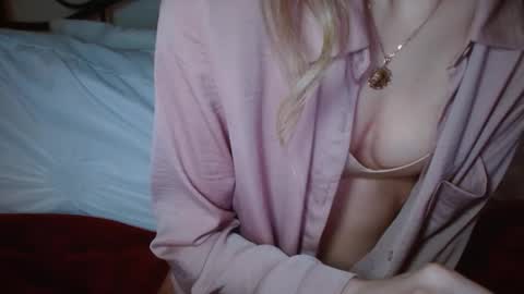 Snapshot of januarydaze chatting on 10/20/25, 06:25 the small pp whisperer ball puncher online show from 10/20/25, 06:25