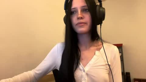 Lily online show from 06/05/26, 09:20
