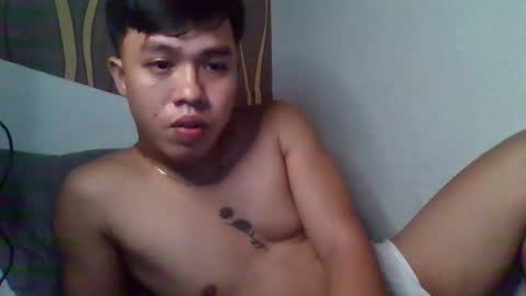 Snapshot of janzelbesinga19 chatting on 05/06/26, 02:40 Twinkyasian online show from 05/06/26, 02:40