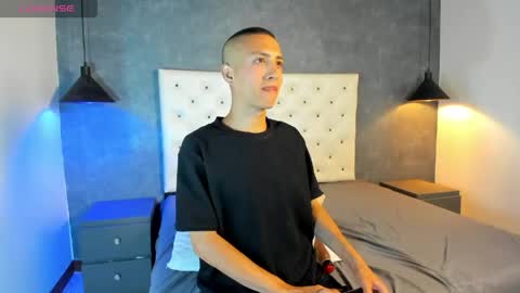 Snapshot of jara_chick chatting on 04/21/26, 07:50 Jara online show from 04/21/26, 07:50