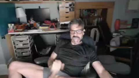 Snapshot of jareth_returns chatting on 06/08/26, 04:57 jareth_returns online show from 06/08/26, 04:57