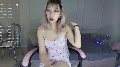 Snapshot of jasmilee chatting on 05/27/26, 02:03 Jasmine online show from 05/27/26, 02:03