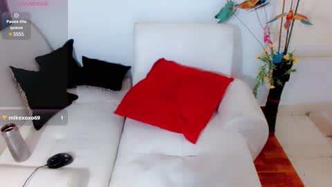 Snapshot of jasmimvega chatting on 01/18/25, 04:59 jasmim online show from 01/18/25, 04:59