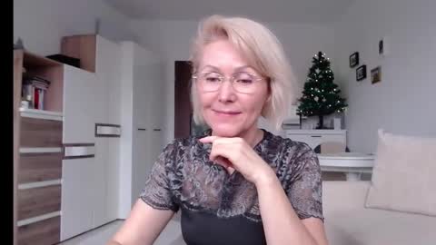 Jasmin room for people 40 online show from 01/12/25, 01:05