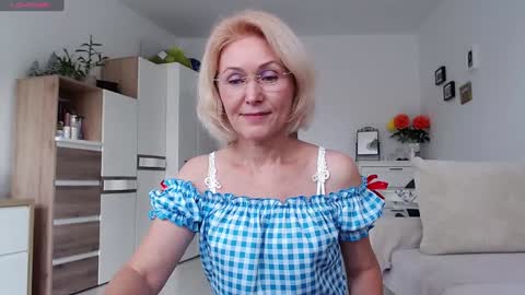 Jasmin room for people 40 online show from 10/17/25, 10:07