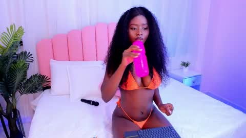 Snapshot of jasmin_evano29 chatting on 02/22/25, 04:29 online show from 02/22/25, 04:29