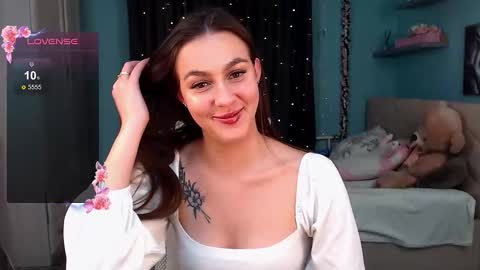 Snapshot of jasmine_doll_ chatting on 10/28/25, 09:28 Jasmine online show from 10/28/25, 09:28