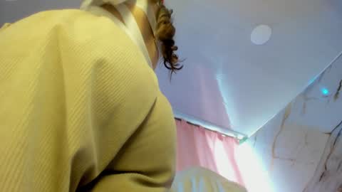 Snapshot of jasmine_hyper_1 chatting on 12/12/24, 02:33 Jas online show from 12/12/24, 02:33