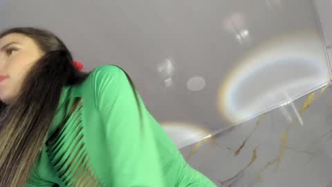 Snapshot of jasmine_hyper_1 chatting on 12/16/24, 05:11 Jas online show from 12/16/24, 05:11