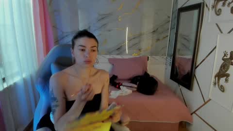 Snapshot of jasmine_hyper_1 chatting on 12/30/24, 01:36 Jas online show from 12/30/24, 01:36