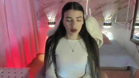 Snapshot of jasmine_hyper_1 chatting on 02/19/25, 03:38 Jas online show from 02/19/25, 03:38