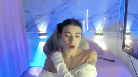 Snapshot of jasmine_hyper_1 chatting on 03/11/25, 08:42 Jas online show from 03/11/25, 08:42