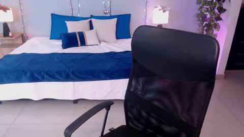 Instagram jasminecampbell1  online show from 12/05/25, 04:03