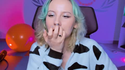 Snapshot of jasminemilko chatting on 01/04/25, 02:14 Jasmine online show from 01/04/25, 02:14