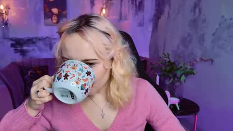 Snapshot of jasminemilko chatting on 03/06/25, 08:19 Jasmine online show from 03/06/25, 08:19