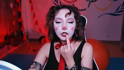 Snapshot of jasminemilko chatting on 10/27/25, 05:11 Jasmine online show from 10/27/25, 05:11