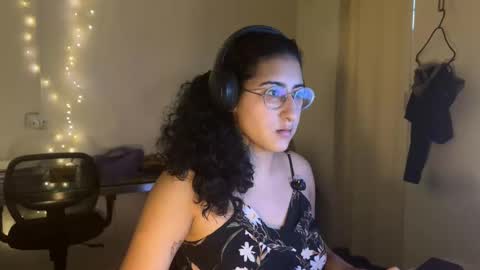 Jasmine online show from 05/05/26, 07:55