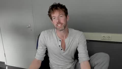 Snapshot of jasonberg29 chatting on 04/13/26, 01:16 Jason online show from 04/13/26, 01:16