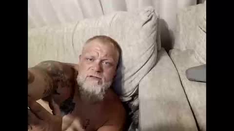 Snapshot of jasongriffey42 chatting on 10/20/25, 09:10 jasongriffey42 online show from 10/20/25, 09:10