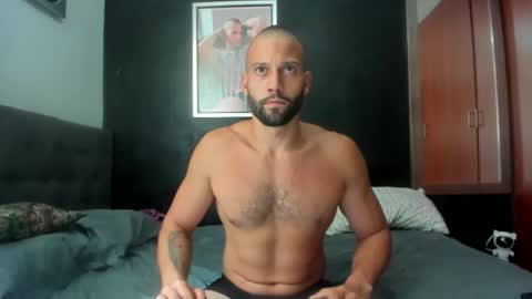 Snapshot of jasonmartiinez chatting on 11/08/25, 04:51 online show from 11/08/25, 04:51