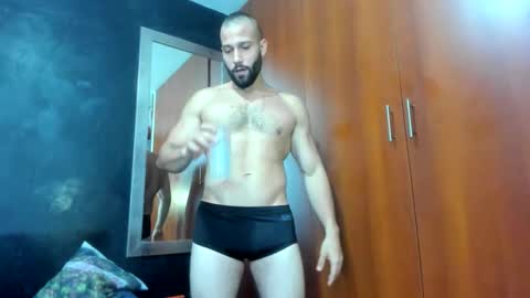 Snapshot of jasonmartiinez chatting on 12/03/25, 04:49 online show from 12/03/25, 04:49