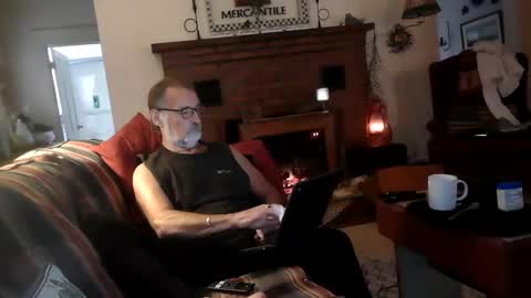 Snapshot of jasonreloaded694u chatting on 01/31/25, 08:54 Jason online show from 01/31/25, 08:54