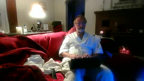 Snapshot of jasonreloaded694u chatting on 10/31/25, 08:04 Jason online show from 10/31/25, 08:04