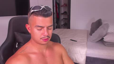 JBrooksXx online show from 01/26/25, 05:44