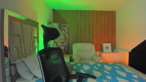 Snapshot of jaspercoopers_ chatting on 10/31/25, 02:29 JASPER online show from 10/31/25, 02:29