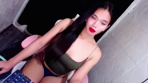 Snapshot of jassiemiles chatting on 10/22/25, 11:43 Jassie online show from 10/22/25, 11:43