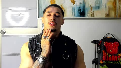 Snapshot of jasson_rodriguez69 chatting on 01/28/25, 02:43 Lil Dark online show from 01/28/25, 02:43