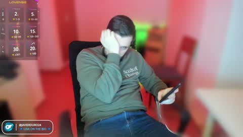 Snapshot of javierduro24 chatting on 12/15/24, 03:31 javierduro24 online show from 12/15/24, 03:31
