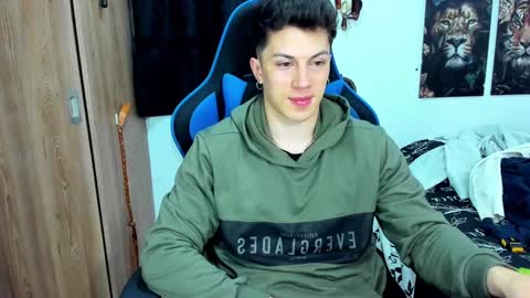 Snapshot of javiersexymann chatting on 12/07/24, 10:06 Javier online show from 12/07/24, 10:06