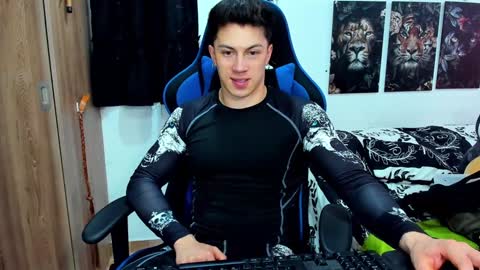 Snapshot of javiersexymann chatting on 12/10/24, 09:00 Javier online show from 12/10/24, 09:00