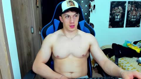 Snapshot of javiersexymann chatting on 12/17/24, 12:34 Javier online show from 12/17/24, 12:34