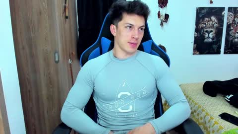 Snapshot of javiersexymann chatting on 12/19/24, 09:17 Javier online show from 12/19/24, 09:17