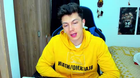 Snapshot of javiersexymann chatting on 01/10/25, 01:32 Javier online show from 01/10/25, 01:32