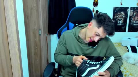 Snapshot of javiersexymann chatting on 01/20/25, 11:54 Javier online show from 01/20/25, 11:54