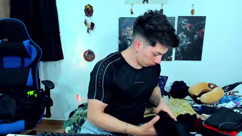 Snapshot of javiersexymann chatting on 01/26/25, 12:48 Javier online show from 01/26/25, 12:48