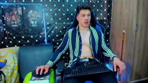 Snapshot of javiersexymann chatting on 09/30/25, 09:09 Javier online show from 09/30/25, 09:09