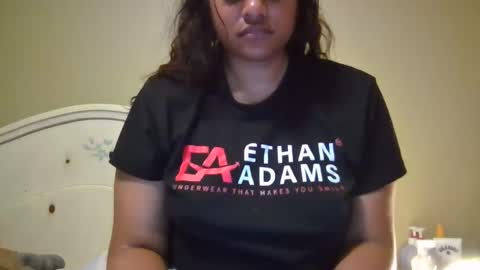 Snapshot of javinarose chatting on 05/28/26, 01:03 javinarose online show from 05/28/26, 01:03