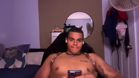 Snapshot of javiricorich chatting on 09/10/25, 01:05 javiSdick online show from 09/10/25, 01:05