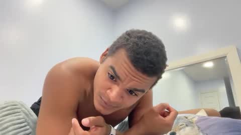 Snapshot of javiricorich chatting on 09/22/25, 11:07 javiSdick online show from 09/22/25, 11:07