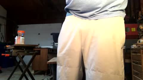 Snapshot of jawssharkparty chatting on 10/05/25, 04:11 Jaws online show from 10/05/25, 04:11