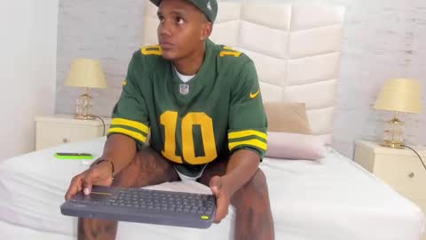 jax black online show from 11/07/25, 07:14